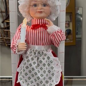 SOLD-Vintage Mrs Klaus Motionette
